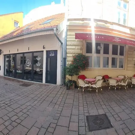 Zvonarska With Parking