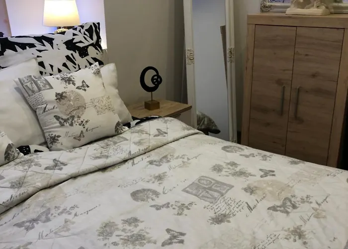 Zvonarska With Free Parking *